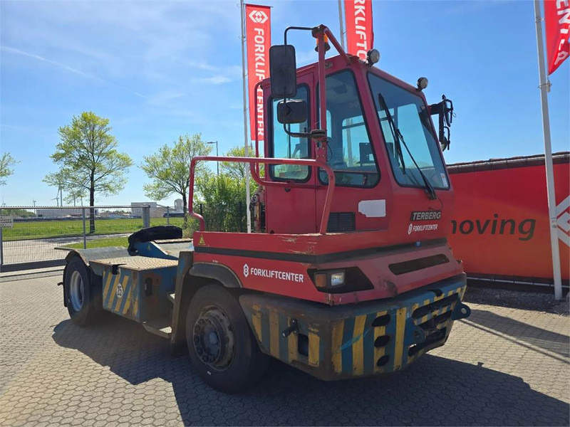 Terberg YT222 - Tractor industrial: foto 1 Terberg YT222 - Tractor industrial: foto 1
