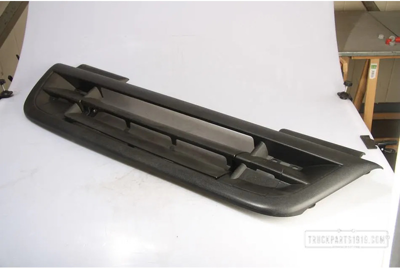 DAF 1375567 Grille onder CF85 - Parrilla para Camión: foto 1 DAF 1375567 Grille onder CF85 - Parrilla para Camión: foto 1