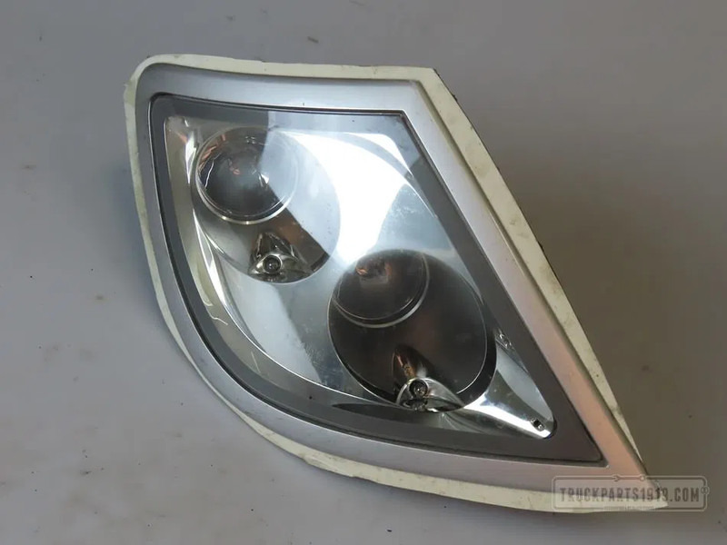 DAF 1784823 Skylight Re. DAF - Faro antiniebla para Camión: foto 1 DAF 1784823 Skylight Re. DAF - Faro antiniebla para Camión: foto 1