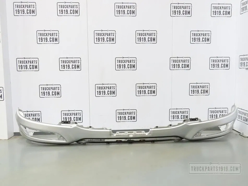 DAF 1953385 Bumper XF 106 - Parachoques para Camión: foto 1 DAF 1953385 Bumper XF 106 - Parachoques para Camión: foto 1
