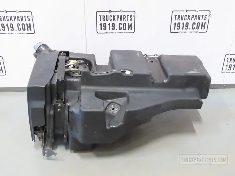 DAF 2022769 AdBlue tank CF - Silenciador/ Sistema de escape para Camión: foto 2 DAF 2022769 AdBlue tank CF - Silenciador/ Sistema de escape para Camión: foto 2