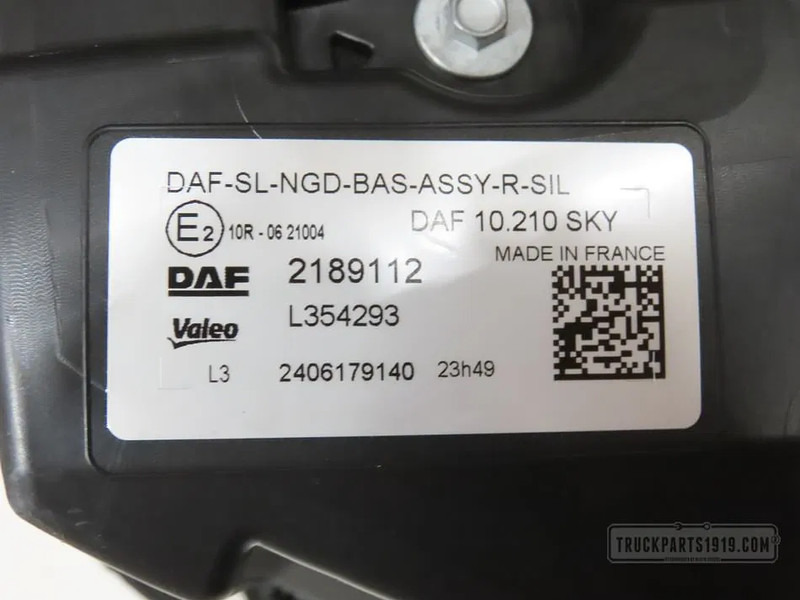 DAF 2189112 Lighting Skylight Re. XG - Luz/ Iluminación para Camión: foto 2 DAF 2189112 Lighting Skylight Re. XG - Luz/ Iluminación para Camión: foto 2