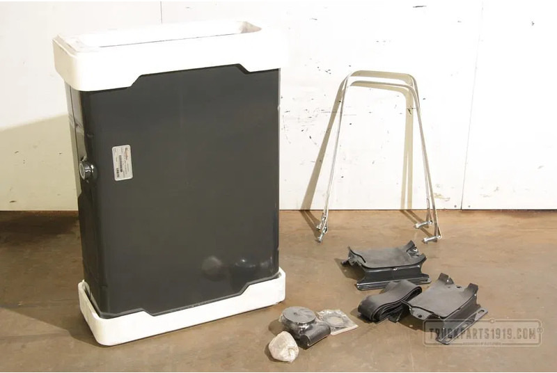 ZF NSOF0135086RC00 Hydr. tank achter cab 135 Ltr - Hidráulica para Camión: foto 1 ZF NSOF0135086RC00 Hydr. tank achter cab 135 Ltr - Hidráulica para Camión: foto 1