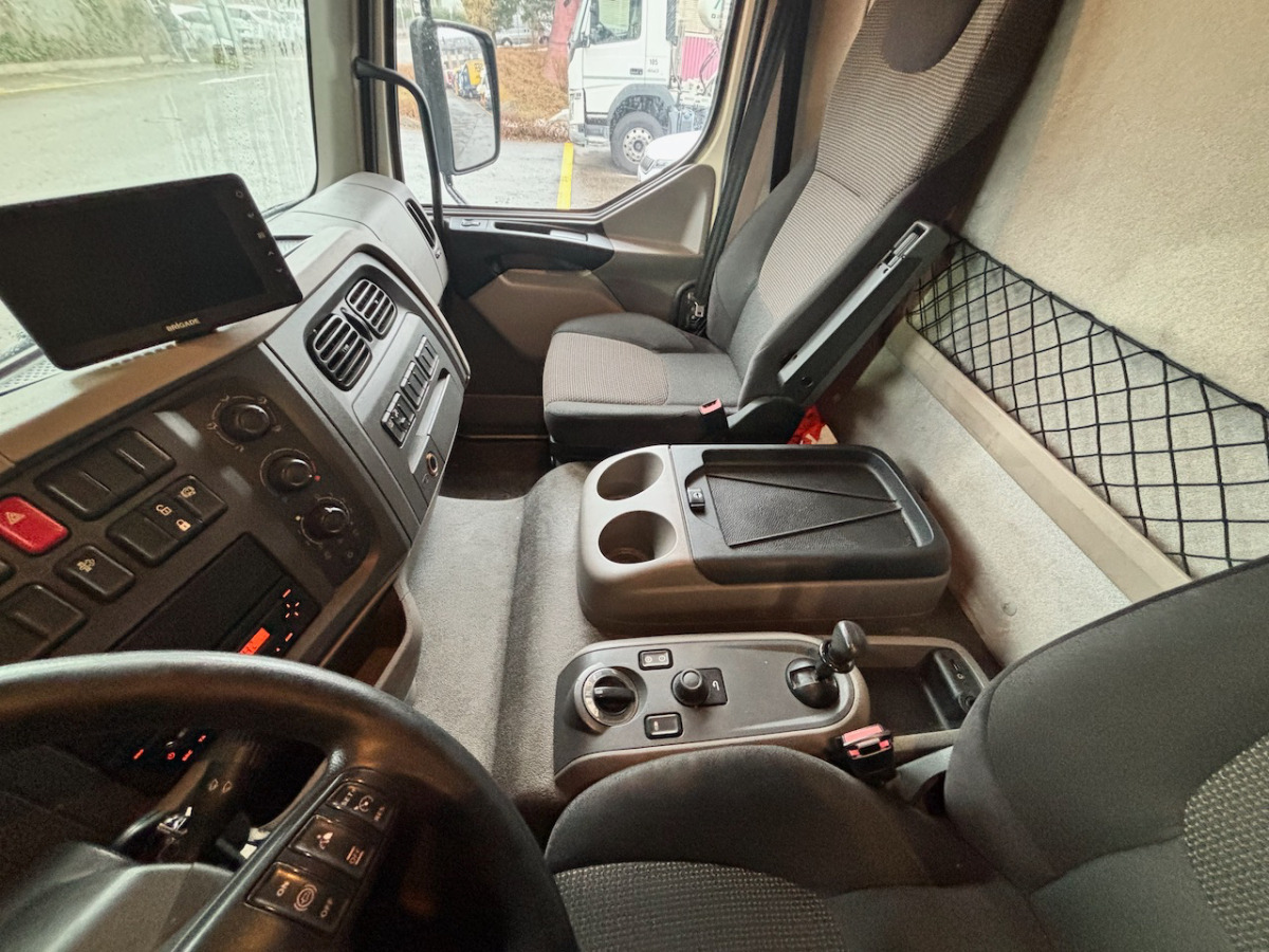 DAF LF 280 I 4x2 - Camión frigorífico: foto 5 DAF LF 280 I 4x2 - Camión frigorífico: foto 5