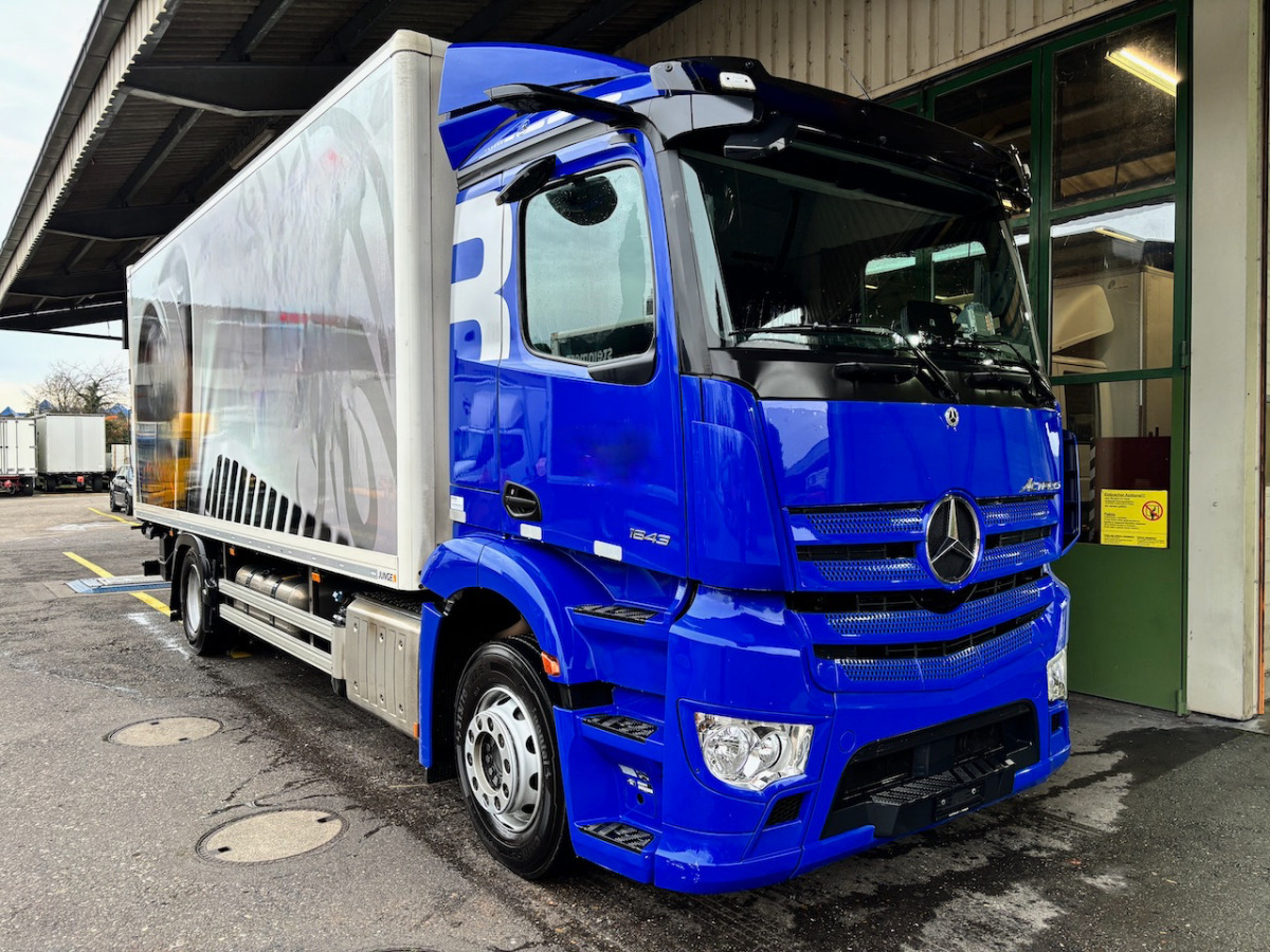 MERCEDES Actros 1843 - Camión caja cerrada: foto 1 MERCEDES Actros 1843 - Camión caja cerrada: foto 1