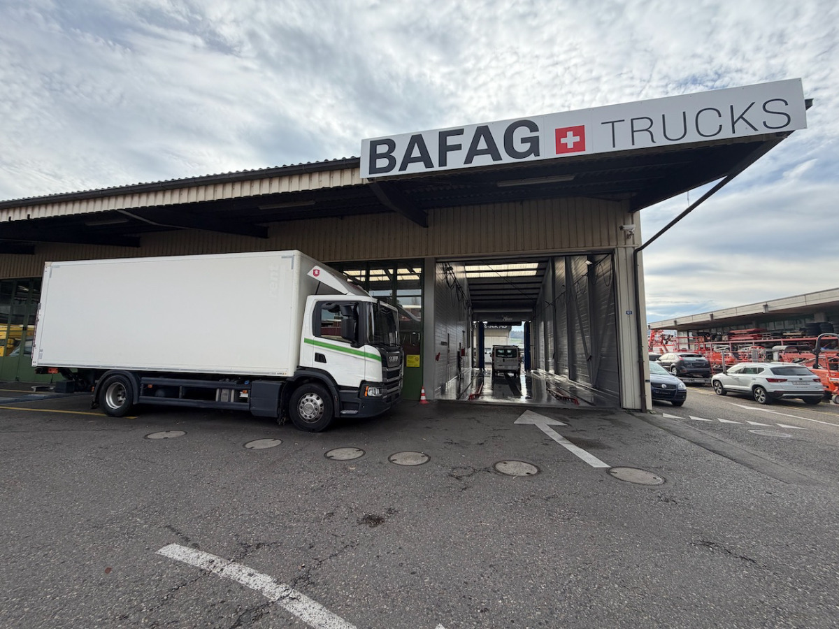 SCANIA P280 - Camión caja cerrada: foto 2 SCANIA P280 - Camión caja cerrada: foto 2