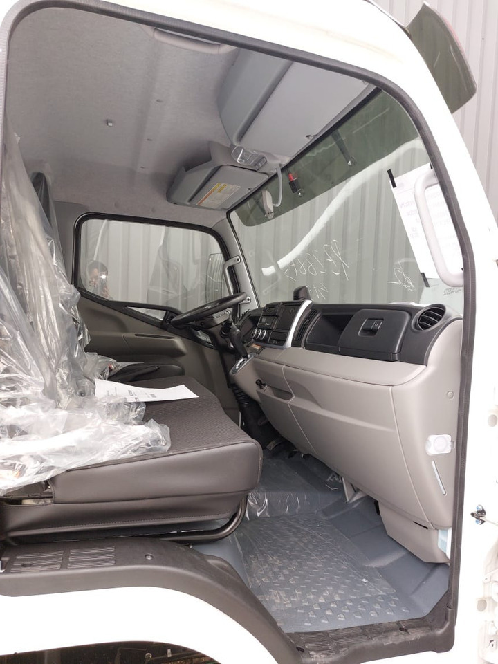 Mitsubishi Canter FUSO 70C18 Isotherm Koffer - Camión isotérmico: foto 5 Mitsubishi Canter FUSO 70C18 Isotherm Koffer - Camión isotérmico: foto 5