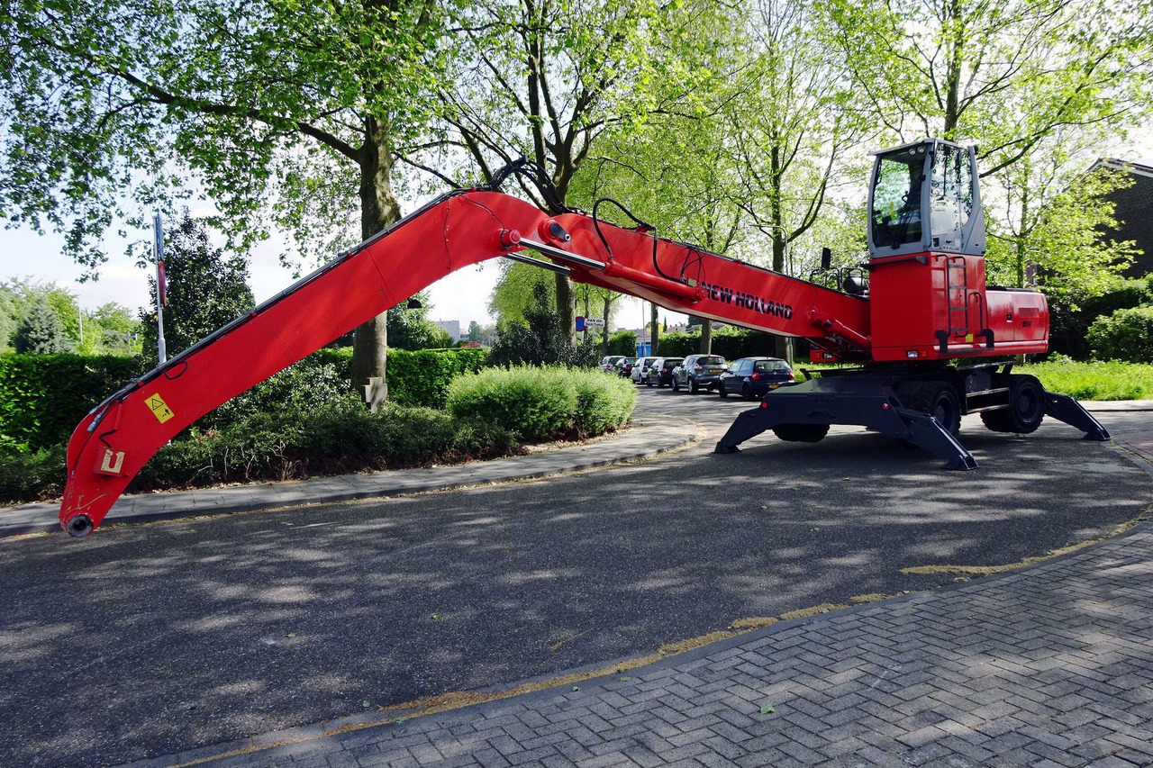 New Holland MH 6.6 With Multi Purpose Stick And Magnet System - Manipulador de materiales: foto 2 New Holland MH 6.6 With Multi Purpose Stick And Magnet System - Manipulador de materiales: foto 2