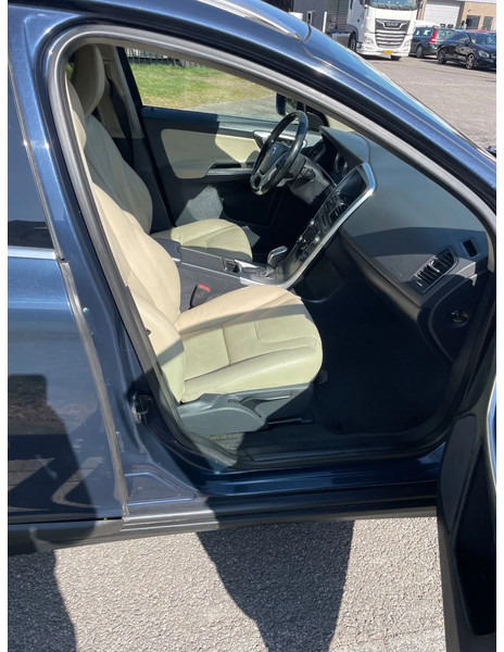 Leasing de Volvo XC60 XC60 DZ88/DZ8850 5 Cilinder Euro 5 Volvo XC60 XC60 DZ88/DZ8850 5 Cilinder Euro 5: foto 13 Leasing de Volvo XC60 XC60 DZ88/DZ8850 5 Cilinder Euro 5 Volvo XC60 XC60 DZ88/DZ8850 5 Cilinder Euro 5: foto 13