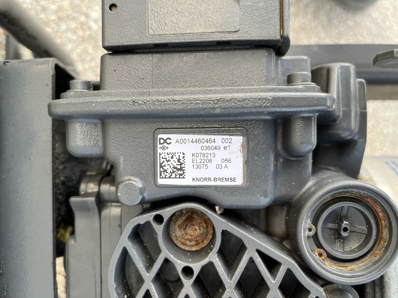 ECTS.ELECTRONIC AIR PROCESSING UNIT, EAPU ACTROS MP4 - Piezas de freno para Camión: foto 5 ECTS.ELECTRONIC AIR PROCESSING UNIT, EAPU ACTROS MP4 - Piezas de freno para Camión: foto 5
