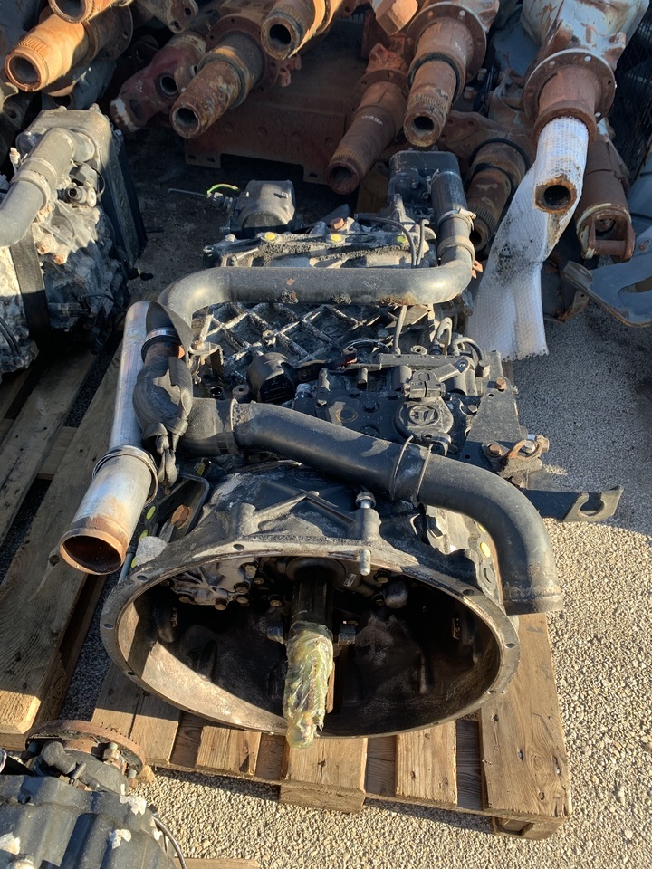 GEARBOX MAN TGX ZF 16S2221TD (WITH INTARTER) - Caja de cambios y piezas para Camión: foto 1 GEARBOX MAN TGX ZF 16S2221TD (WITH INTARTER) - Caja de cambios y piezas para Camión: foto 1