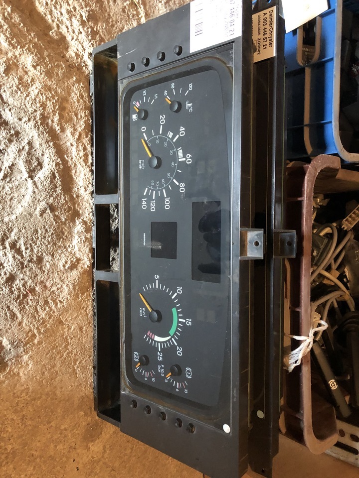 MERCEDES ACTROS MP1-MP2-MP3-MP4-ATEGO2 ELECTRONIC INSTRUMENT EURO 2/3/4/5 - Tacógrafo para Camión: foto 1 MERCEDES ACTROS MP1-MP2-MP3-MP4-ATEGO2 ELECTRONIC INSTRUMENT EURO 2/3/4/5 - Tacógrafo para Camión: foto 1