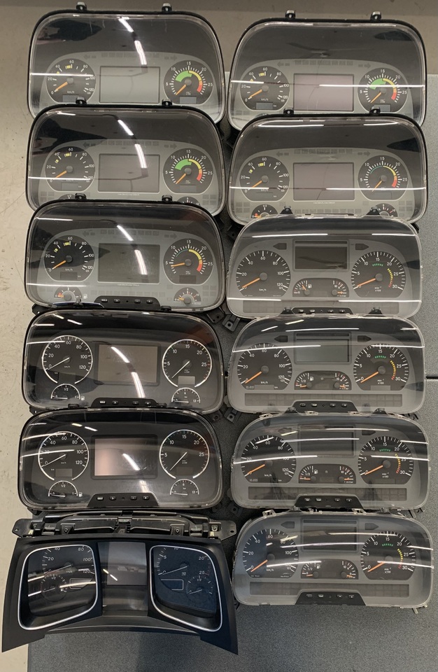 MERCEDES ACTROS MP1-MP2-MP3-MP4-ATEGO2 ELECTRONIC INSTRUMENT EURO 2/3/4/5 - Tacógrafo para Camión: foto 5 MERCEDES ACTROS MP1-MP2-MP3-MP4-ATEGO2 ELECTRONIC INSTRUMENT EURO 2/3/4/5 - Tacógrafo para Camión: foto 5