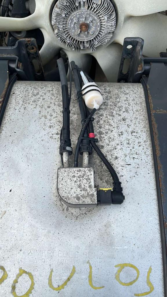 MERCEDES-BENZ,MAN ACTROS MP4,TGA,TGX - Depósito de combustible para Camión: foto 4 MERCEDES-BENZ,MAN ACTROS MP4,TGA,TGX - Depósito de combustible para Camión: foto 4