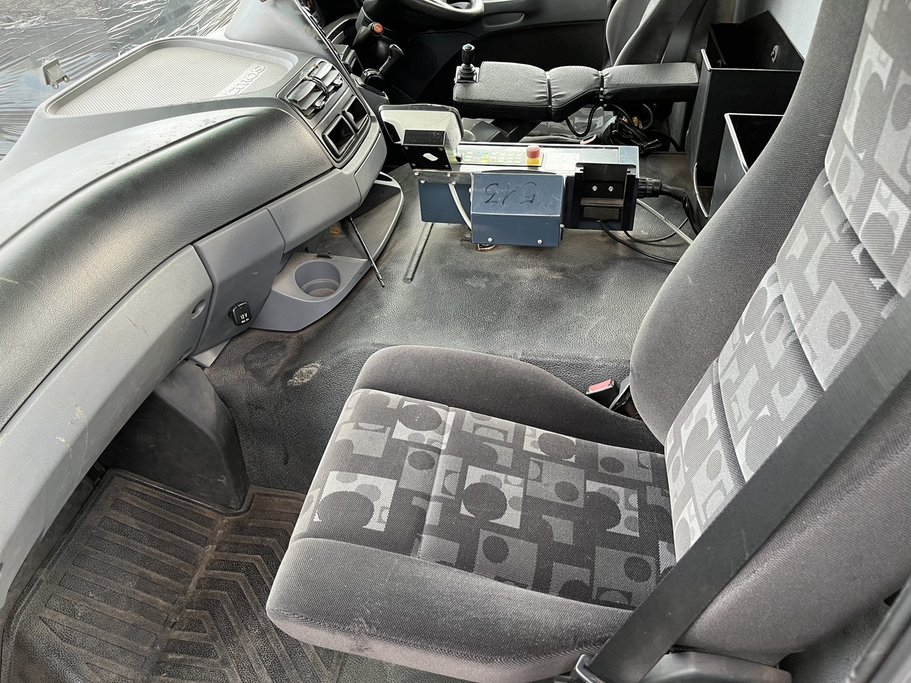 Cabina e interior para Camión SHORT CAB ACTROS MP2 RHD: foto 8 Cabina e interior para Camión SHORT CAB ACTROS MP2 RHD: foto 8