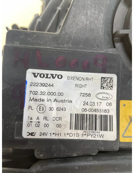 Volvo FH4 - Faro delantero: foto 2 Volvo FH4 - Faro delantero: foto 2