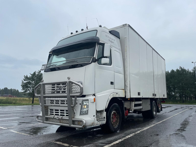 Volvo FH500 Globe XL - Camión caja cerrada: foto 1 Volvo FH500 Globe XL - Camión caja cerrada: foto 1