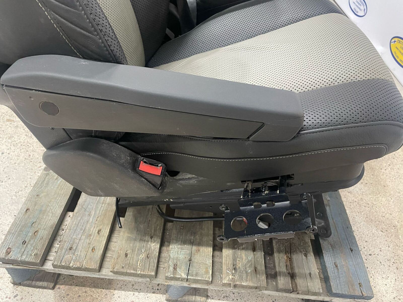 Volvo FM4 - Asiento: foto 5 Volvo FM4 - Asiento: foto 5