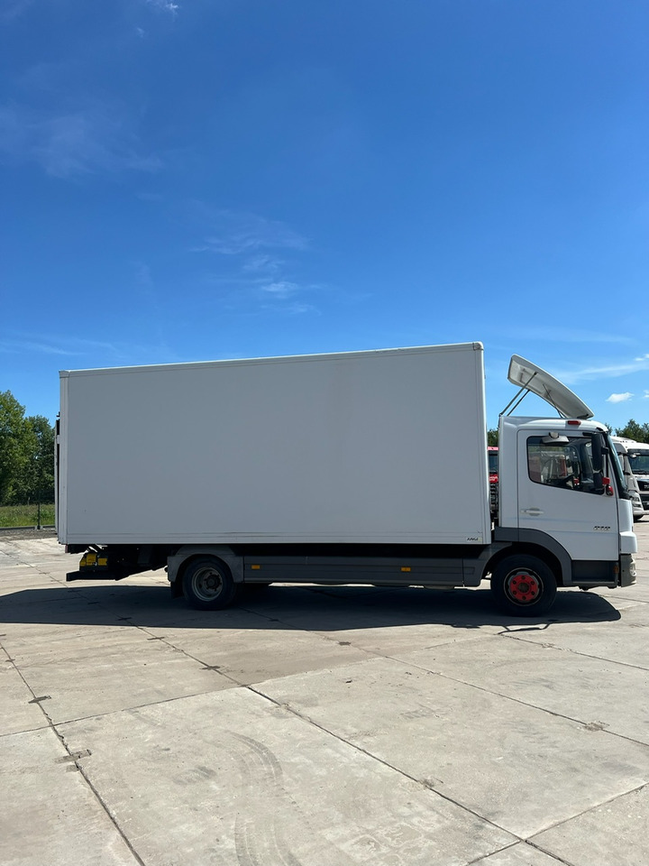 Mercedes-Benz ATEGO 818 dostawczy winda - Camión caja cerrada: foto 4 Mercedes-Benz ATEGO 818 dostawczy winda - Camión caja cerrada: foto 4