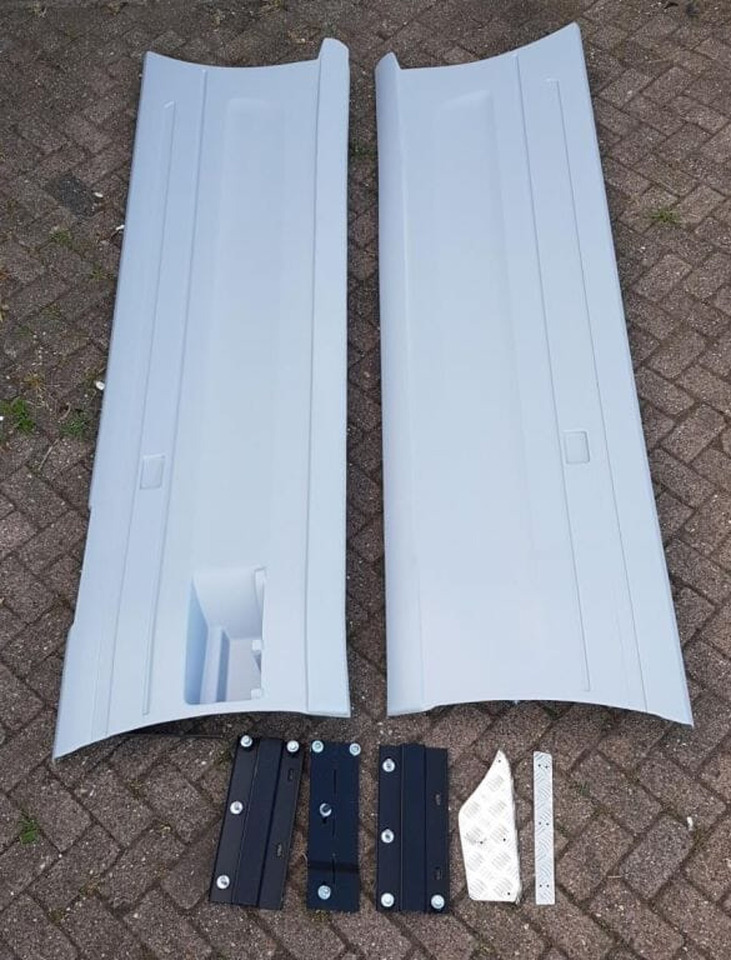 000009 SCANIA R ZIJSKIRT SET WB 3700 EURO 5 NO COLOR => 2013 JAAR - Parachoques para Camión: foto 3 000009 SCANIA R ZIJSKIRT SET WB 3700 EURO 5 NO COLOR => 2013 JAAR - Parachoques para Camión: foto 3