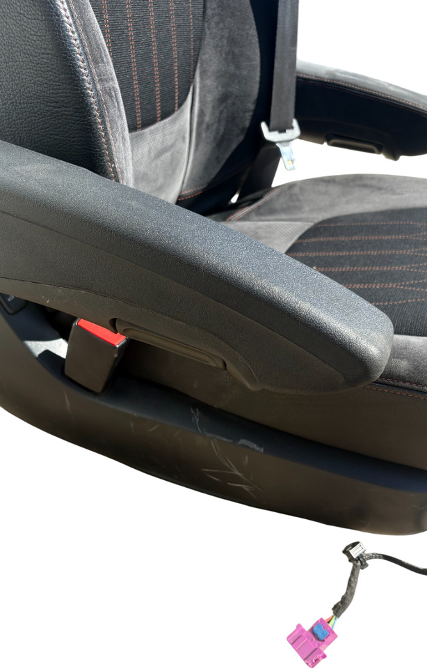 DAF BESTUURDERSZITPLAATS MET DAF LOGO GEBRUIKT 2437894U - Asiento para Camión: foto 3 DAF BESTUURDERSZITPLAATS MET DAF LOGO GEBRUIKT 2437894U - Asiento para Camión: foto 3