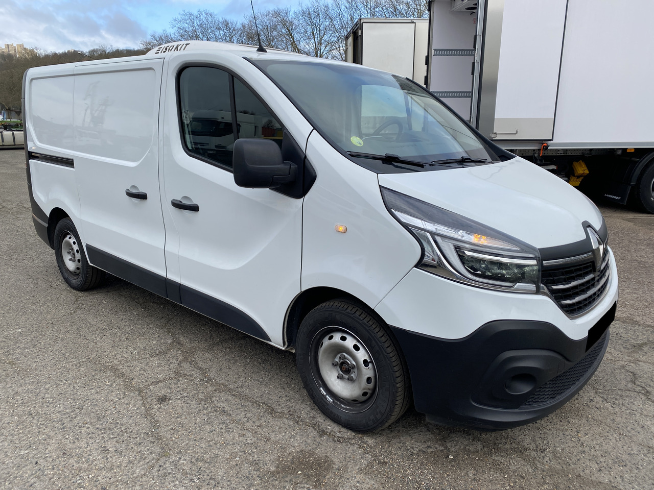RENAULT TRAFIC FRIGORIFIQUE PORTE LATERALE - Furgoneta frigorifica: foto 3 RENAULT TRAFIC FRIGORIFIQUE PORTE LATERALE - Furgoneta frigorifica: foto 3
