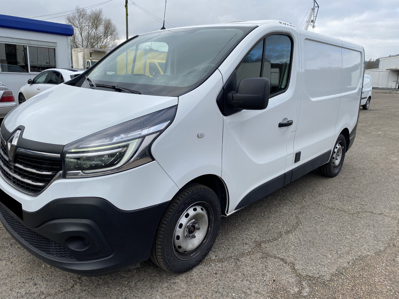RENAULT TRAFIC FRIGORIFIQUE PORTE LATERALE - Furgoneta frigorifica: foto 1 RENAULT TRAFIC FRIGORIFIQUE PORTE LATERALE - Furgoneta frigorifica: foto 1