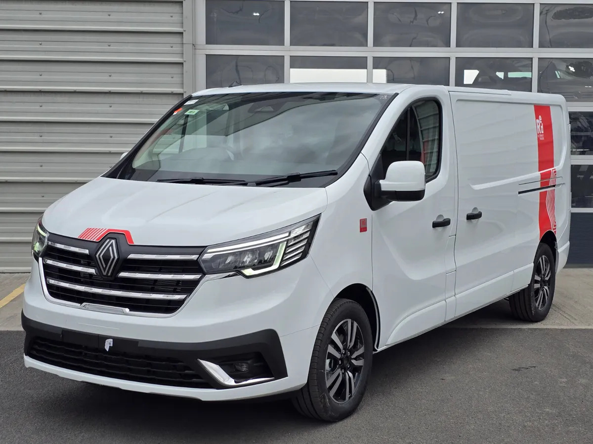 NEW Renault Trafic Exclusive 170BHP/150BHP Auto White - Furgón: foto 5 NEW Renault Trafic Exclusive 170BHP/150BHP Auto White - Furgón: foto 5