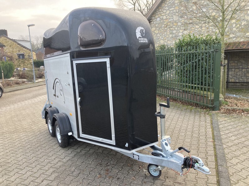 CHEVAL Liberté Gold One paardentrailer - Remolque para caballos: foto 2 CHEVAL Liberté Gold One paardentrailer - Remolque para caballos: foto 2