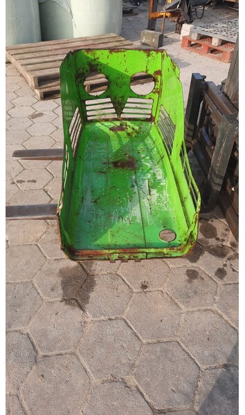 Deutz-Fahr 4006-5206 - Capota para Maquinaria agrícola: foto 2 Deutz-Fahr 4006-5206 - Capota para Maquinaria agrícola: foto 2