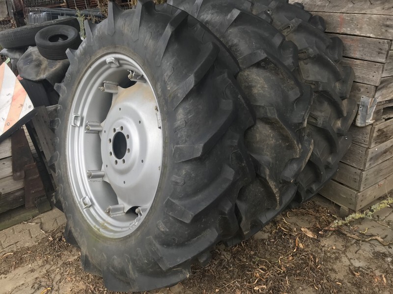 Stel wielen 14.9R38 Pirelli - Rueda completa para Maquinaria agrícola: foto 1 Stel wielen 14.9R38 Pirelli - Rueda completa para Maquinaria agrícola: foto 1