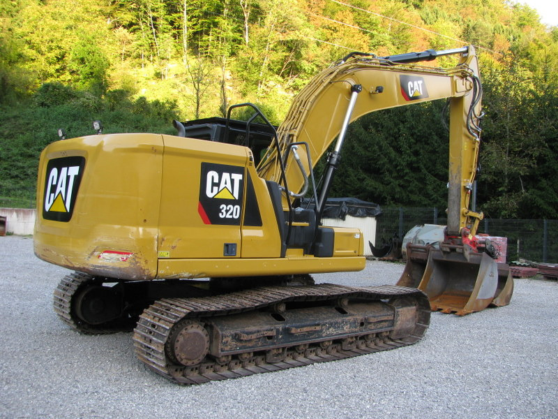 CATERPILLAR 320 with 3 buckets 6.815 houers - Excavadora de cadenas: foto 5 CATERPILLAR 320 with 3 buckets 6.815 houers - Excavadora de cadenas: foto 5