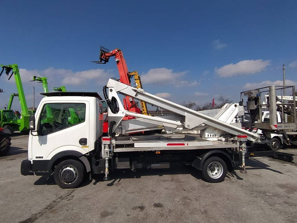 Multitel hx200xe - Camión con plataforma elevadora: foto 4 Multitel hx200xe - Camión con plataforma elevadora: foto 4