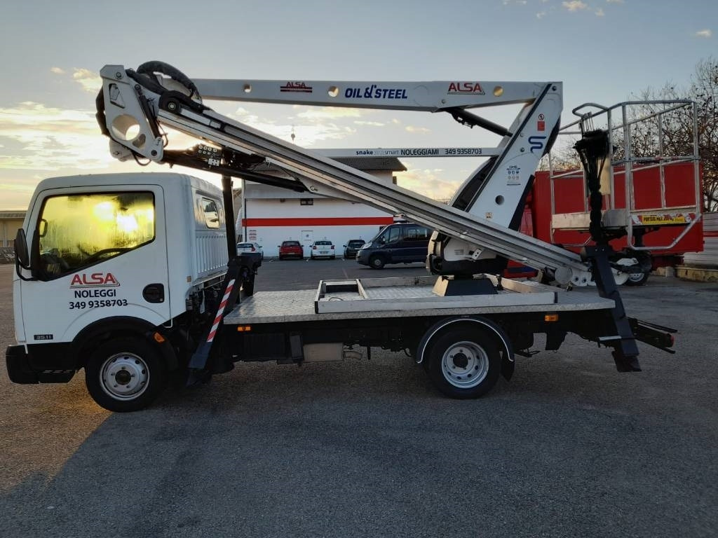 Camión con plataforma elevadora Oil & Steel 2112: foto 7 Camión con plataforma elevadora Oil & Steel 2112: foto 7