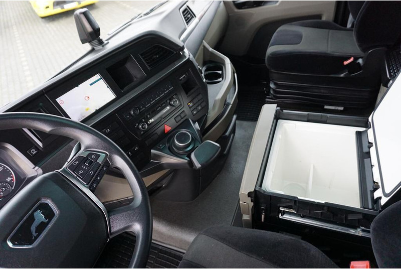 Cabeza tractora MAN TGX / 18.510 / EURO 6 / LOW DECK / MEGA / GX / ACC / RETARDER /: foto 9 Cabeza tractora MAN TGX / 18.510 / EURO 6 / LOW DECK / MEGA / GX / ACC / RETARDER /: foto 9