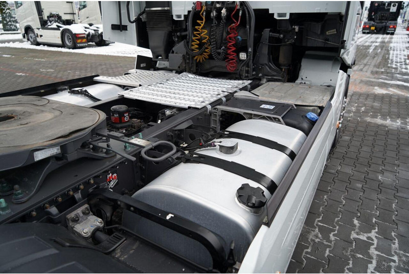 Cabeza tractora Renault T 520 / SKÓRY / ALUFELGI: foto 16