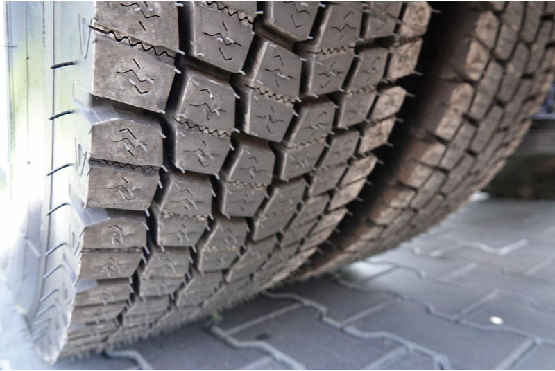 Cabeza tractora Volvo FH 500 / NISKA KABINA / PO ZŁOTYM KONTRAKCIE SERWISOWYM / OPONY: foto 19 Cabeza tractora Volvo FH 500 / NISKA KABINA / PO ZŁOTYM KONTRAKCIE SERWISOWYM / OPONY: foto 19