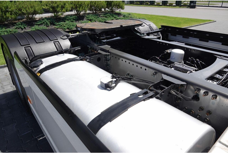 Cabeza tractora Volvo FH 500 / NISKA KABINA / PO ZŁOTYM KONTRAKCIE SERWISOWYM / OPONY: foto 16 Cabeza tractora Volvo FH 500 / NISKA KABINA / PO ZŁOTYM KONTRAKCIE SERWISOWYM / OPONY: foto 16