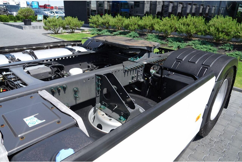 Cabeza tractora Volvo FH 500 / NISKA KABINA / PO ZŁOTYM KONTRAKCIE SERWISOWYM / OPONY: foto 11 Cabeza tractora Volvo FH 500 / NISKA KABINA / PO ZŁOTYM KONTRAKCIE SERWISOWYM / OPONY: foto 11