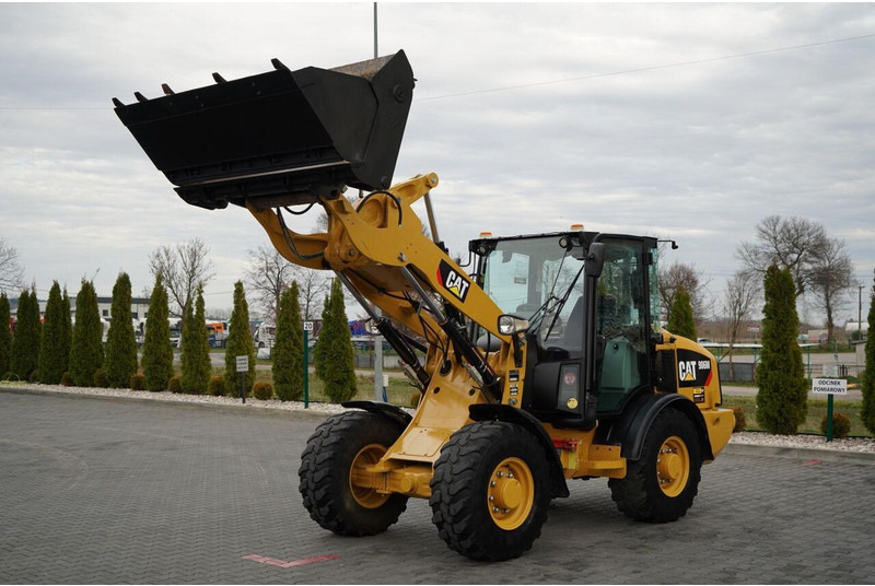 Caterpillar 906M / ŁADOWARKA KOŁOWA / 2019 ROK / ŁYŻKA SZCZĘKOWA / - Cargadora de ruedas: foto 1 Caterpillar 906M / ŁADOWARKA KOŁOWA / 2019 ROK / ŁYŻKA SZCZĘKOWA / - Cargadora de ruedas: foto 1