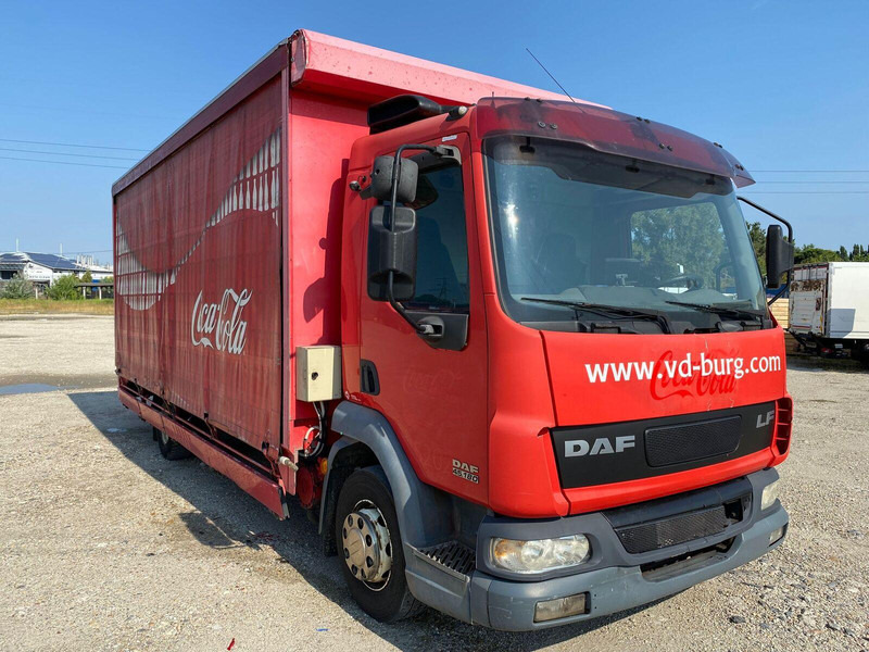 DAF LF 45.180 Pritsche + Plane - Camión caja cerrada: foto 2 DAF LF 45.180 Pritsche + Plane - Camión caja cerrada: foto 2