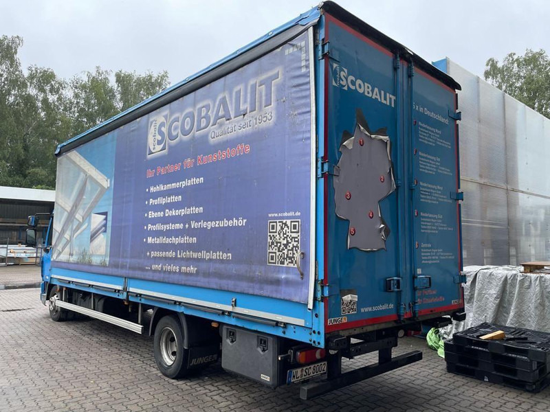 DAF LF210 FA - Camión caja cerrada: foto 4 DAF LF210 FA - Camión caja cerrada: foto 4