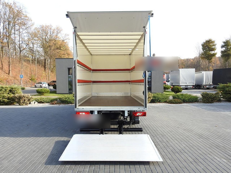 Furgoneta caja cerrada Ford TRANSIT KONTENER WINDA 8 PALET TEMPOMAT KLIMATYZACJA 130KM [ S7: foto 11 Furgoneta caja cerrada Ford TRANSIT KONTENER WINDA 8 PALET TEMPOMAT KLIMATYZACJA 130KM [ S7: foto 11