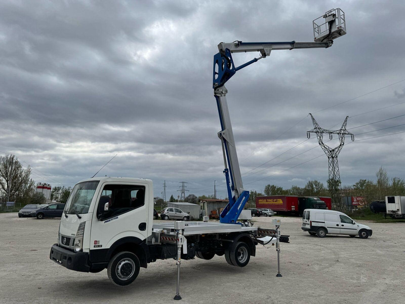 Nissan Cabstar NT400 Multitel HX 200 - 22m - Furgoneta: foto 2 Nissan Cabstar NT400 Multitel HX 200 - 22m - Furgoneta: foto 2