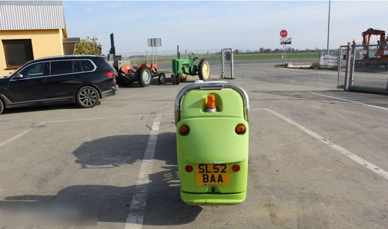 Leasing de Green Machines 414 Street sweeping machine Green Machines 414 Street sweeping machine: foto 15