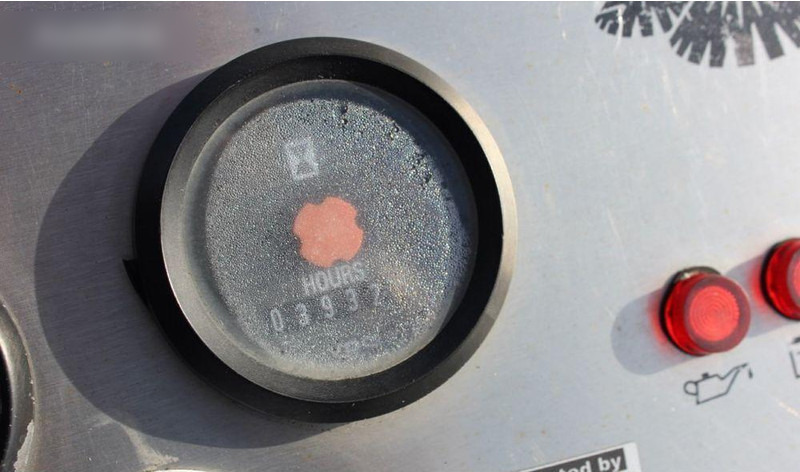 Leasing de Green Machines 414 Street sweeping machine Green Machines 414 Street sweeping machine: foto 13