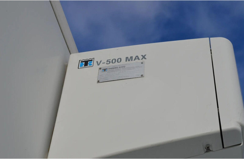 Camión frigorífico Iveco DAILY 60C15 REFRIGERATOR + SIDE AND REAR DOORS, LIFT FOLDED UNDE: foto 15