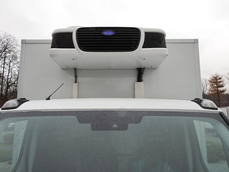 Furgoneta frigorifica Iveco DAILY 70C17 CHŁODNIA 0*C WINDA 9 PALET ZASILANIE 230V TEMPOMAT K: foto 17