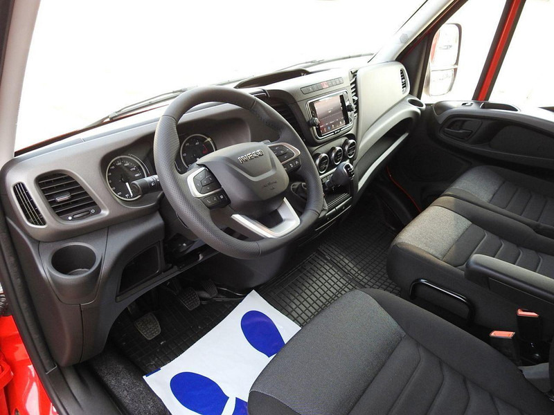 Iveco DAILY NOWY 35S18 CONNECT PLANDEKA 10 PALET WEBASTO KLIMATYZACJA - Camión caja cerrada: foto 2 Iveco DAILY NOWY 35S18 CONNECT PLANDEKA 10 PALET WEBASTO KLIMATYZACJA - Camión caja cerrada: foto 2
