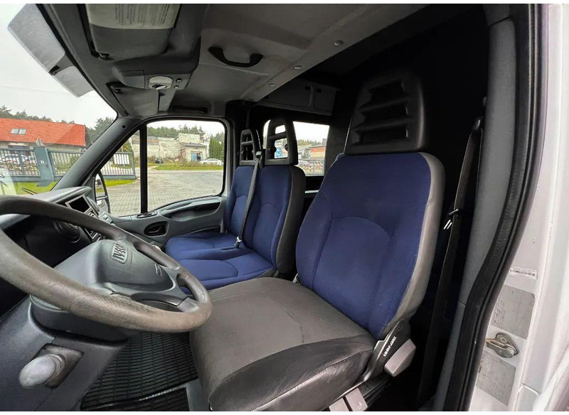 Furgoneta caja cerrada Iveco Daily 35C15 Furgon L4H2 Brygadówka 6-seater Doka Dubel Cabin: foto 8